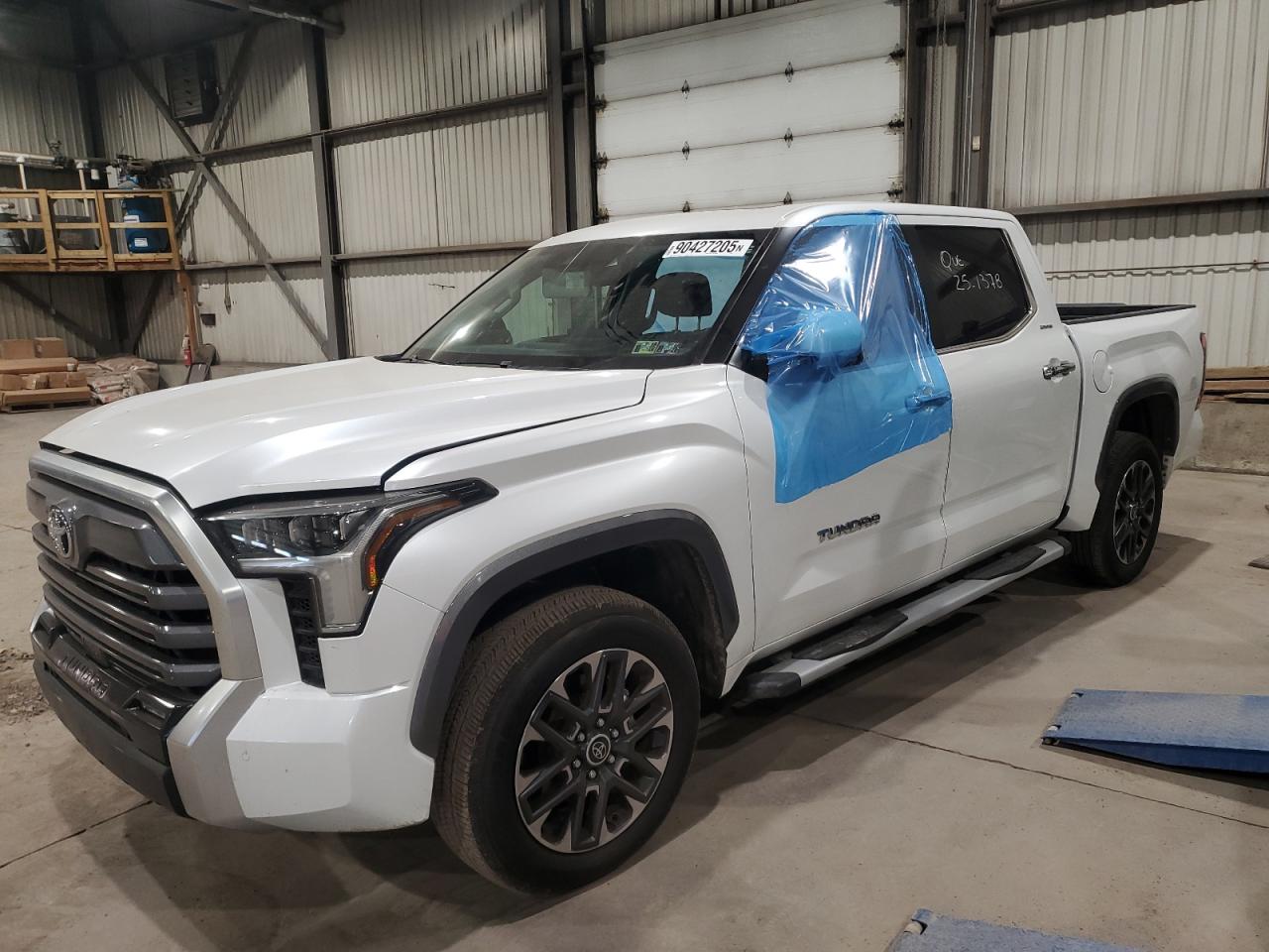 TOYOTA TUNDRA 2024