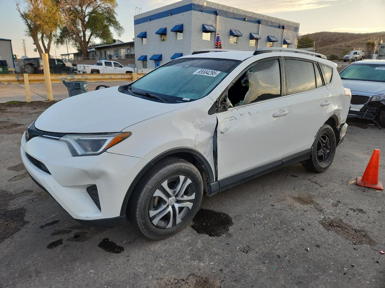 TOYOTA RAV4 LE 2018