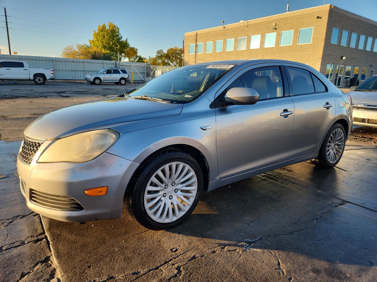 SUZUKI KIZASHI SE 2011