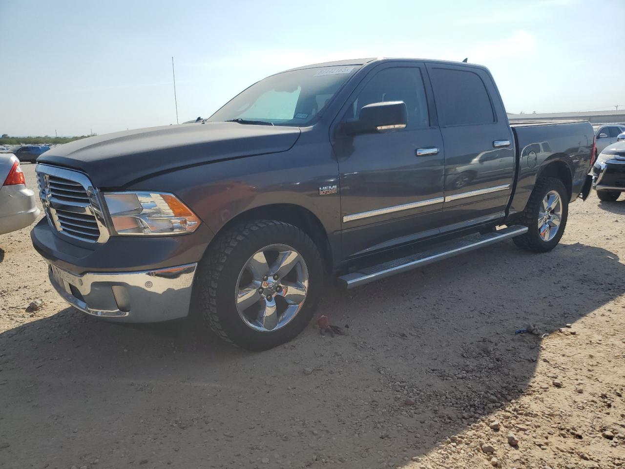RAM 1500 SLT 2015