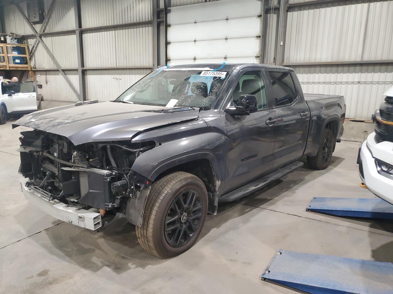 TOYOTA TUNDRA CRE 2024