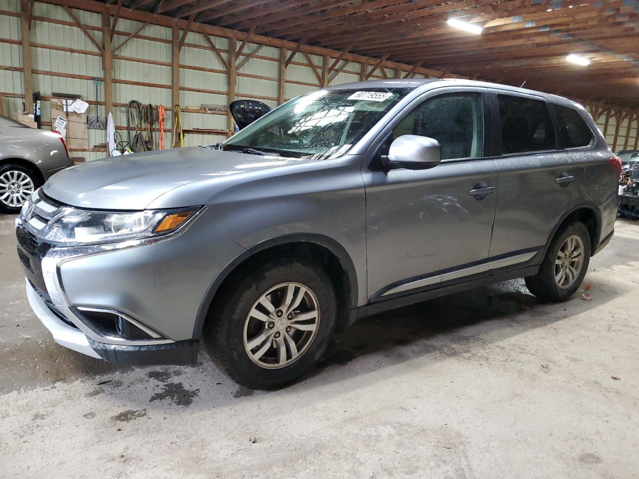 MITSUBISHI OUTLANDER 2016