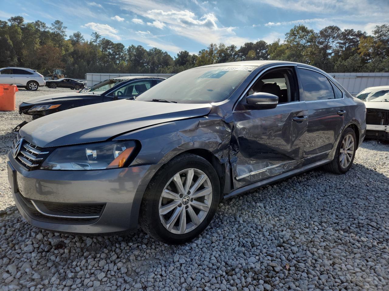 VOLKSWAGEN PASSAT 2013