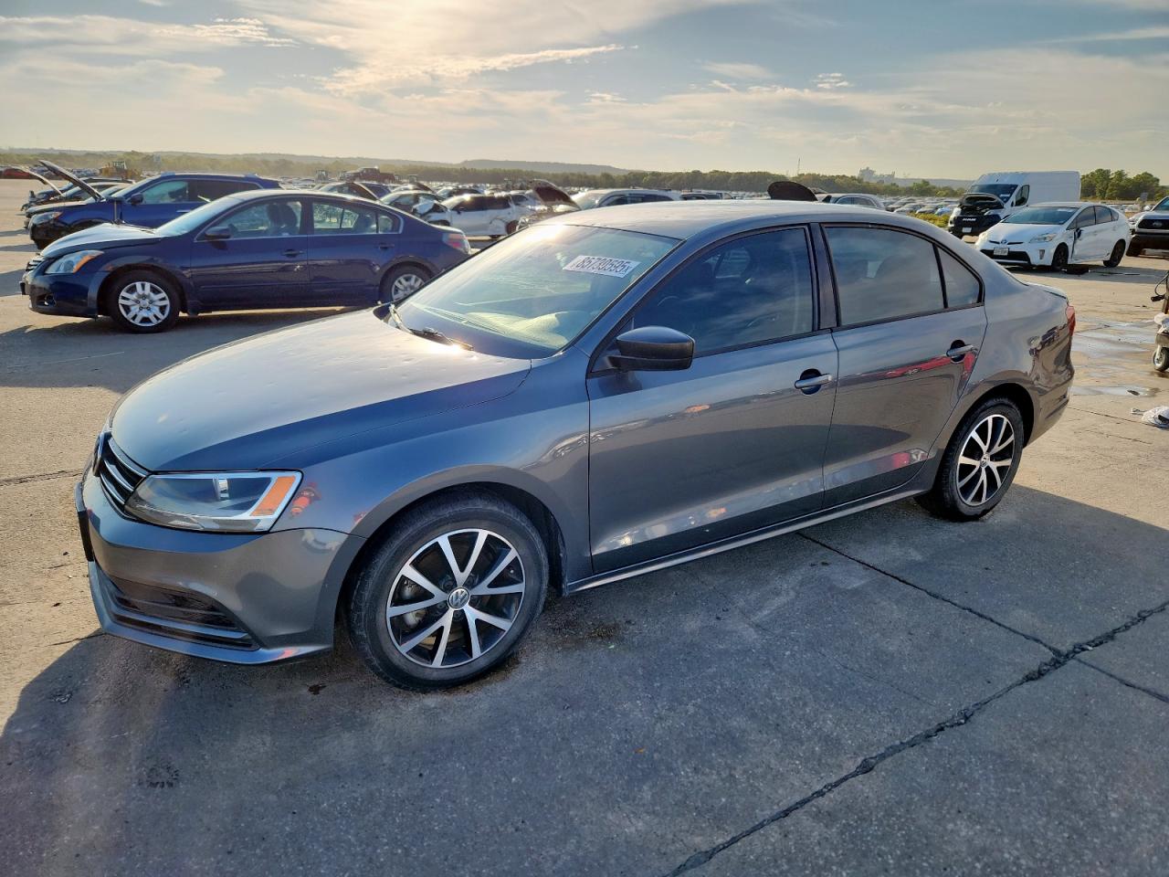 VOLKSWAGEN JETTA SE 2016