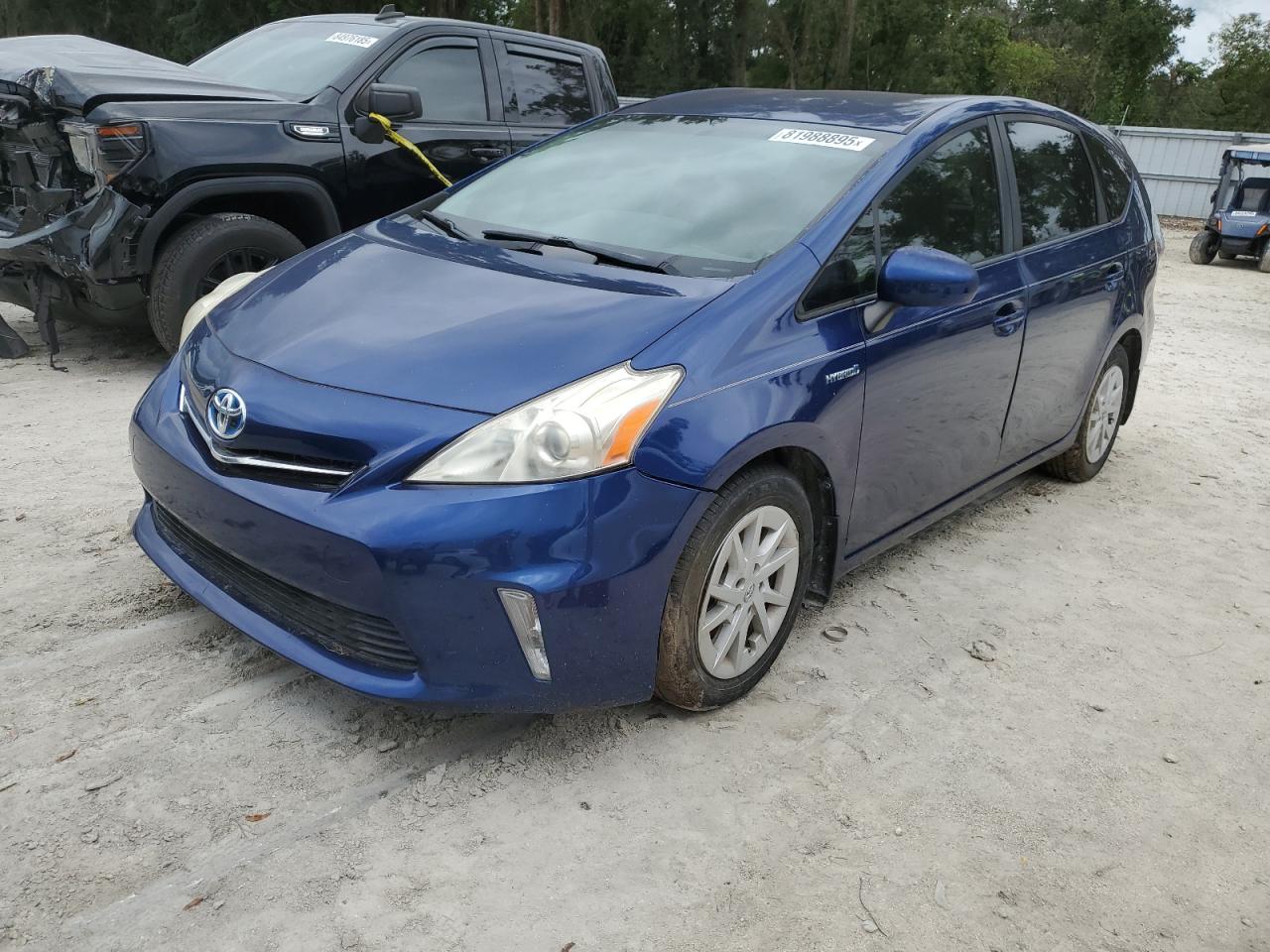 TOYOTA PRIUS V 2012