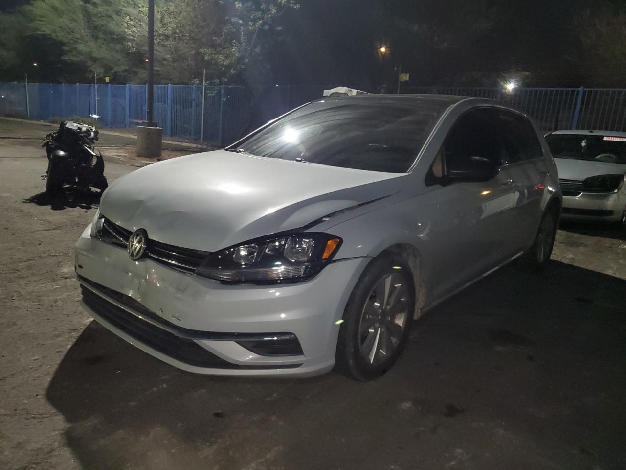 VOLKSWAGEN GOLF 2020