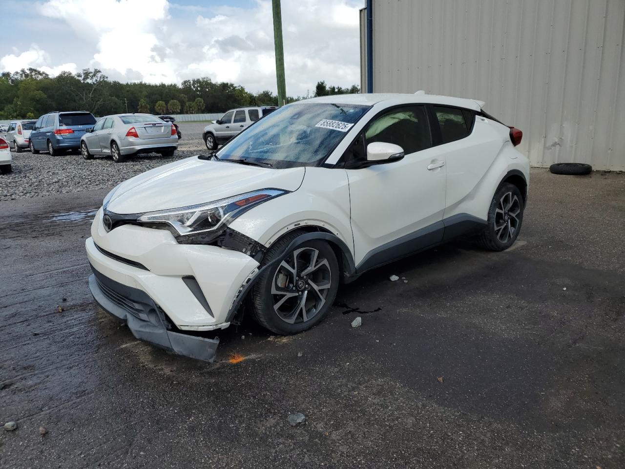 TOYOTA C-HR XLE 2019