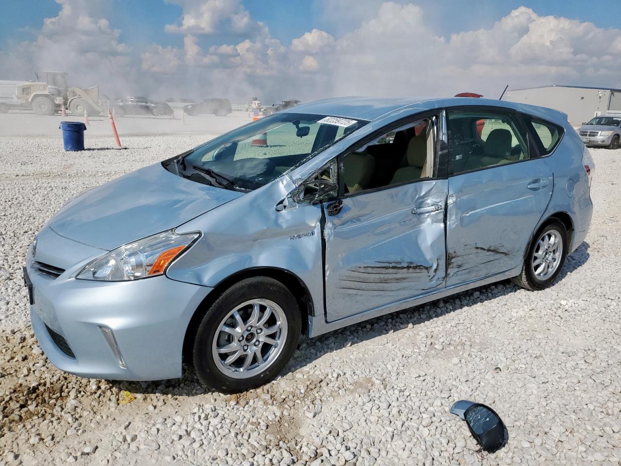 TOYOTA PRIUS V 2013