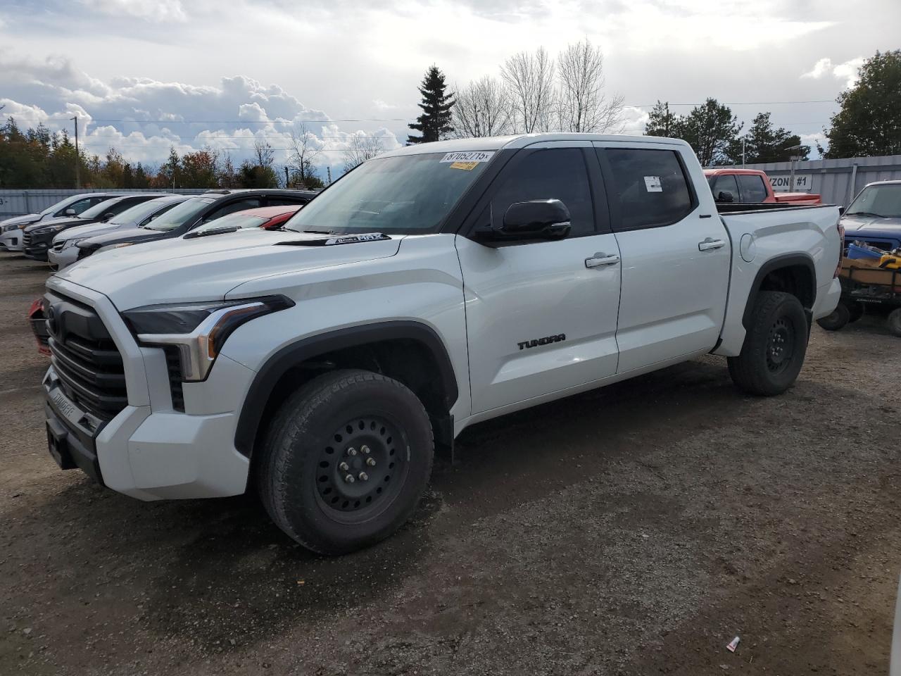 TOYOTA TUNDRA 2024