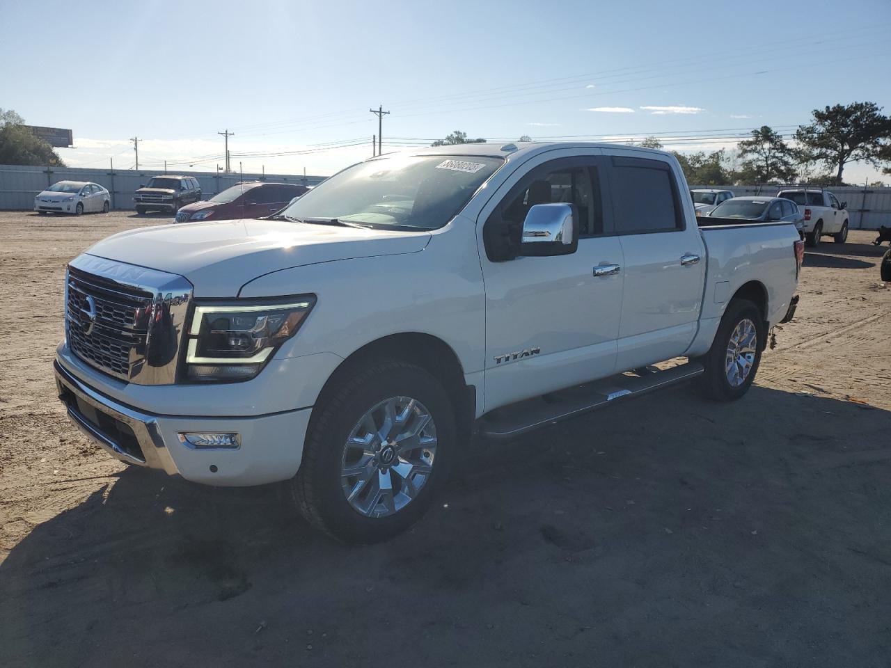 NISSAN TITAN 2021