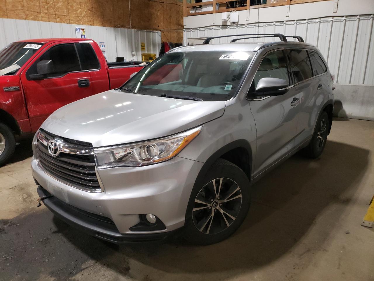 TOYOTA HIGHLANDER 2016