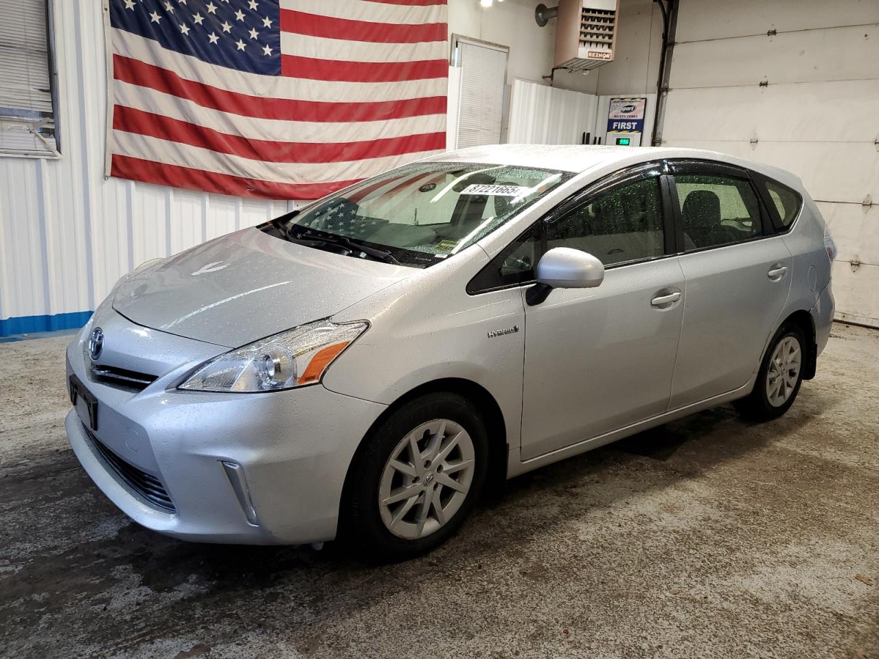 TOYOTA PRIUS V 2012