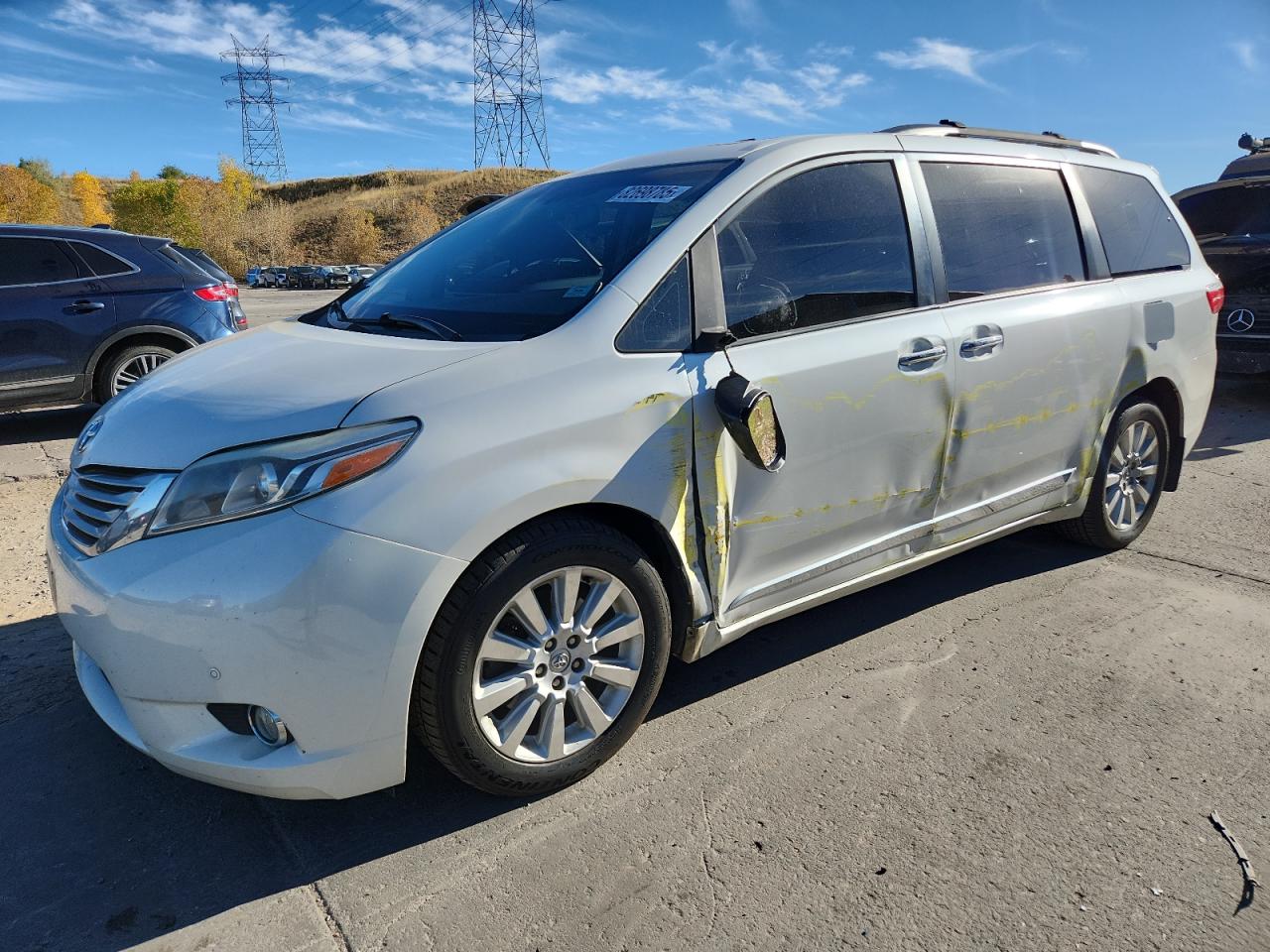 TOYOTA SIENNA XLE 2015