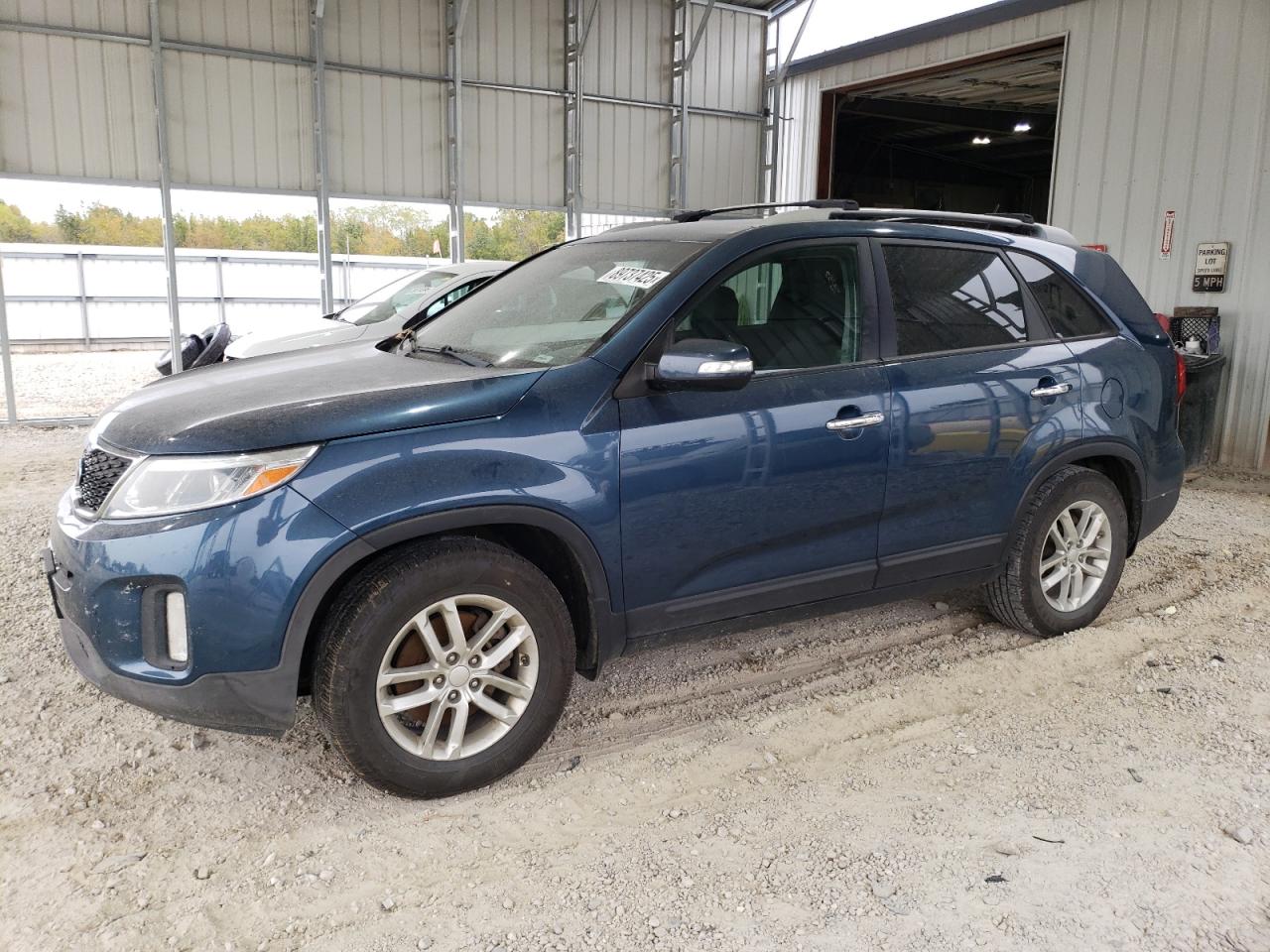 KIA SORENTO LX 2015