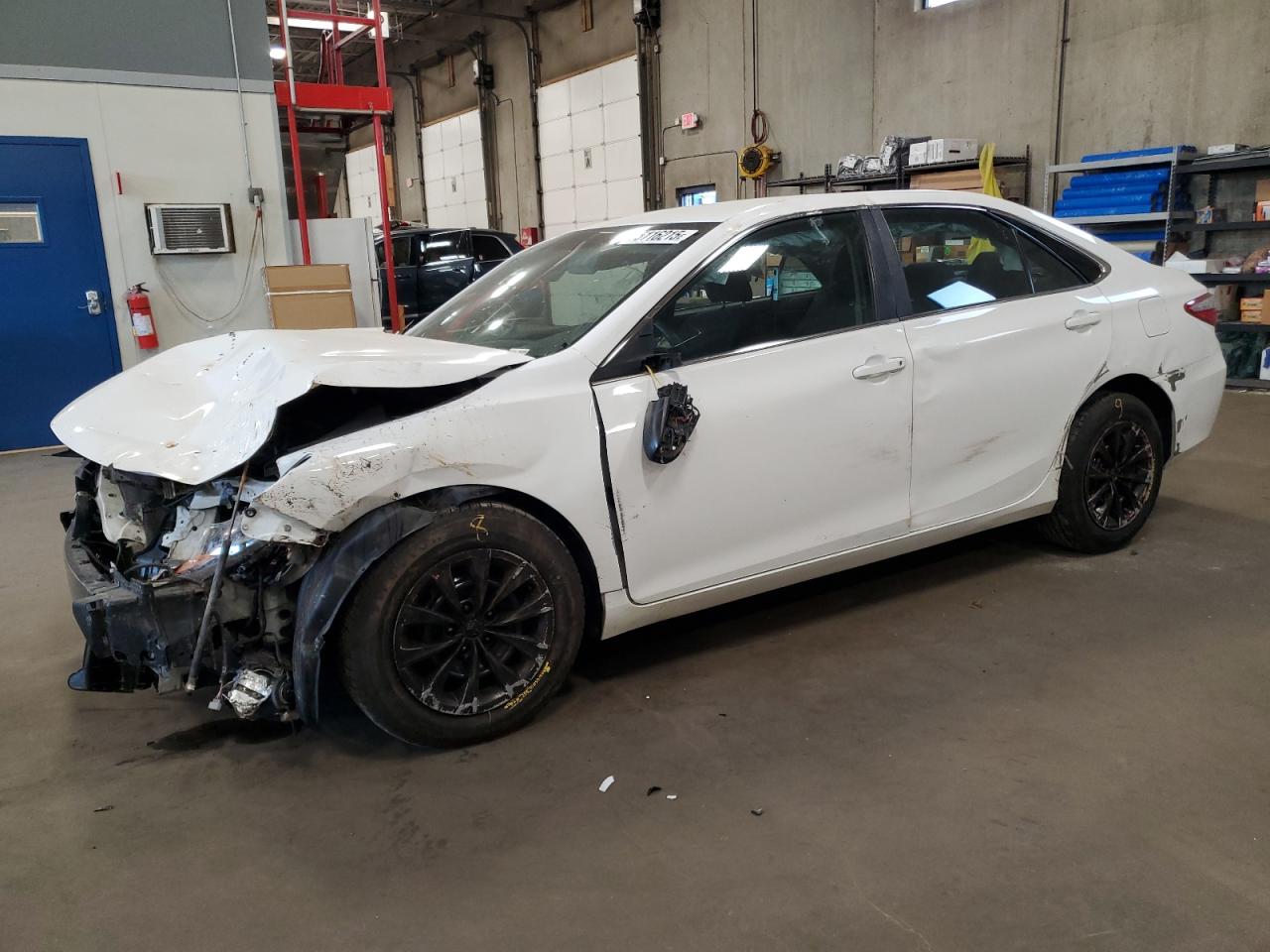 TOYOTA CAMRY LE 2016