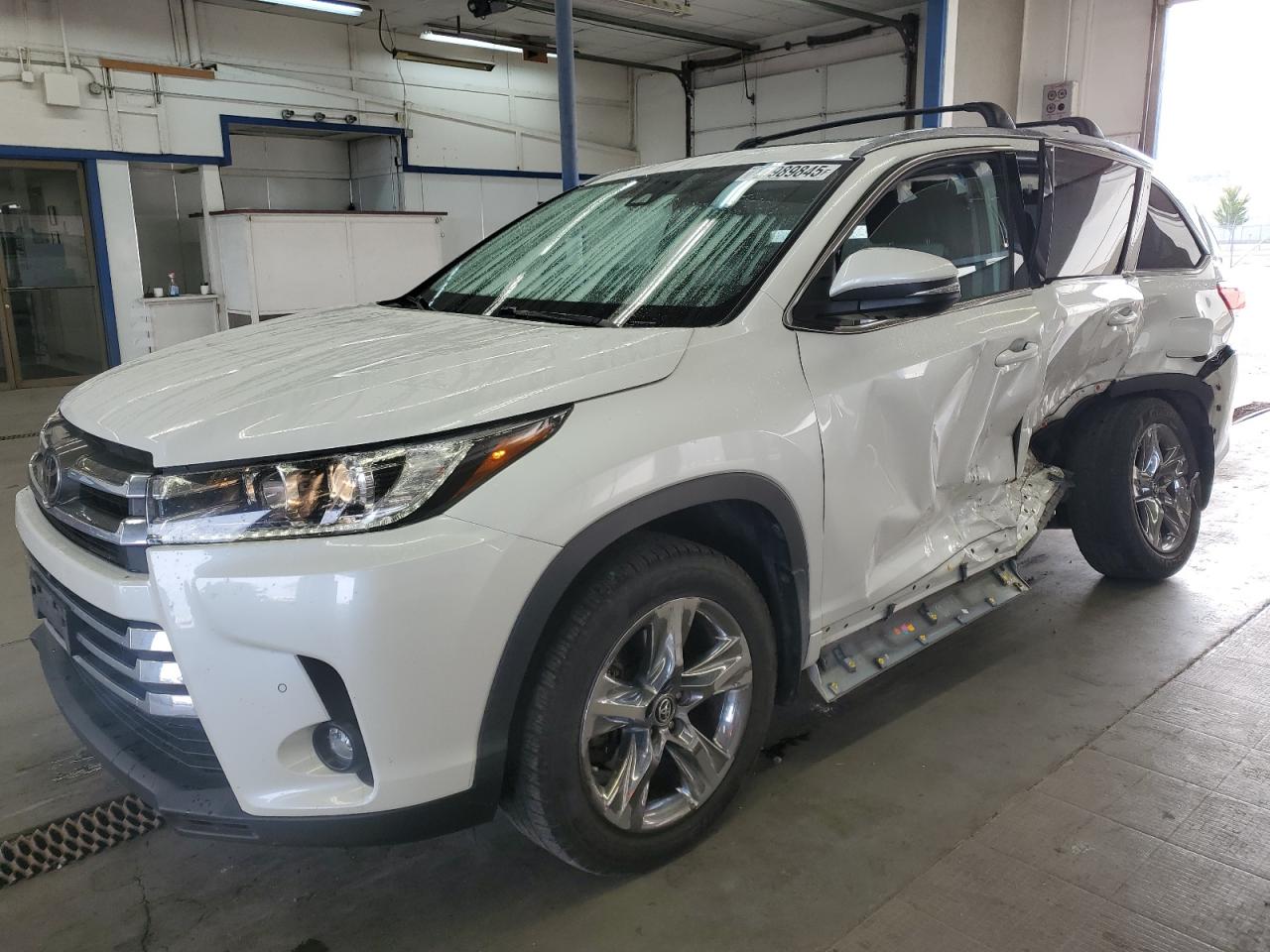 TOYOTA HIGHLANDER 2019