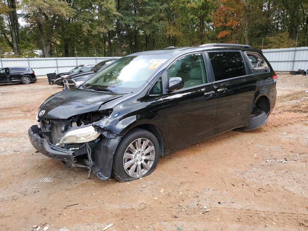 TOYOTA SIENNA XLE 2011
