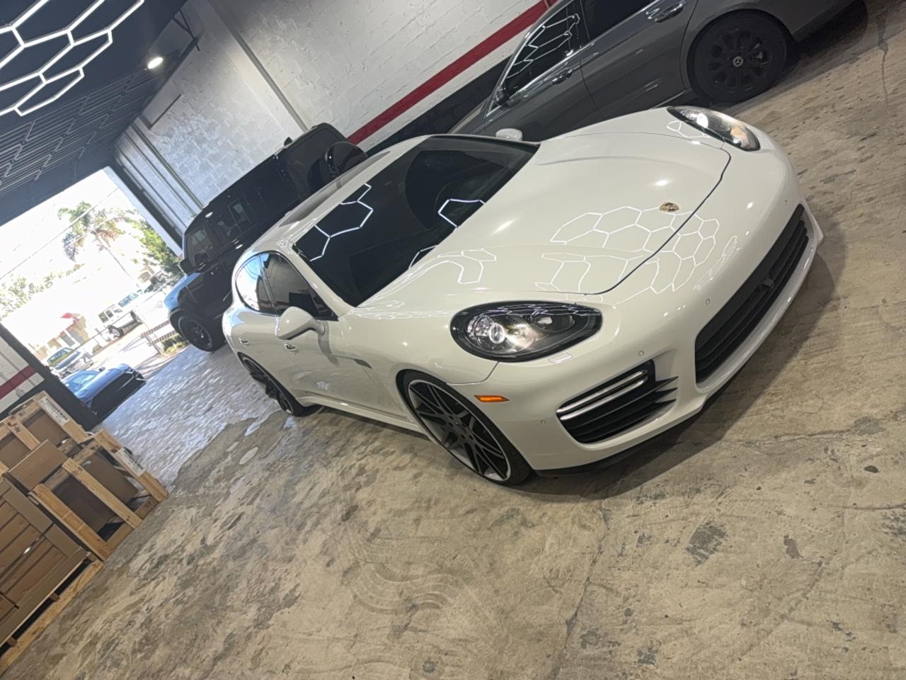 PORSCHE PANAMERA G 2015
