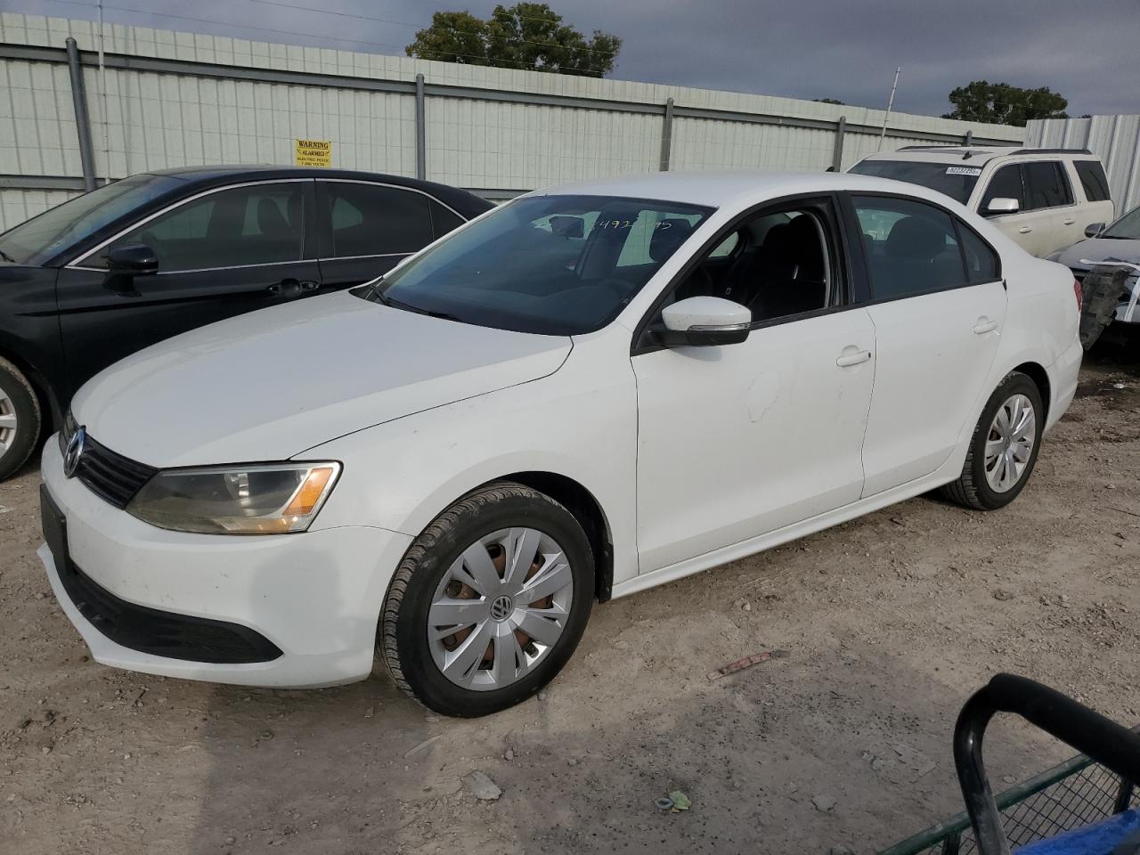 VOLKSWAGEN JETTA SE 2014