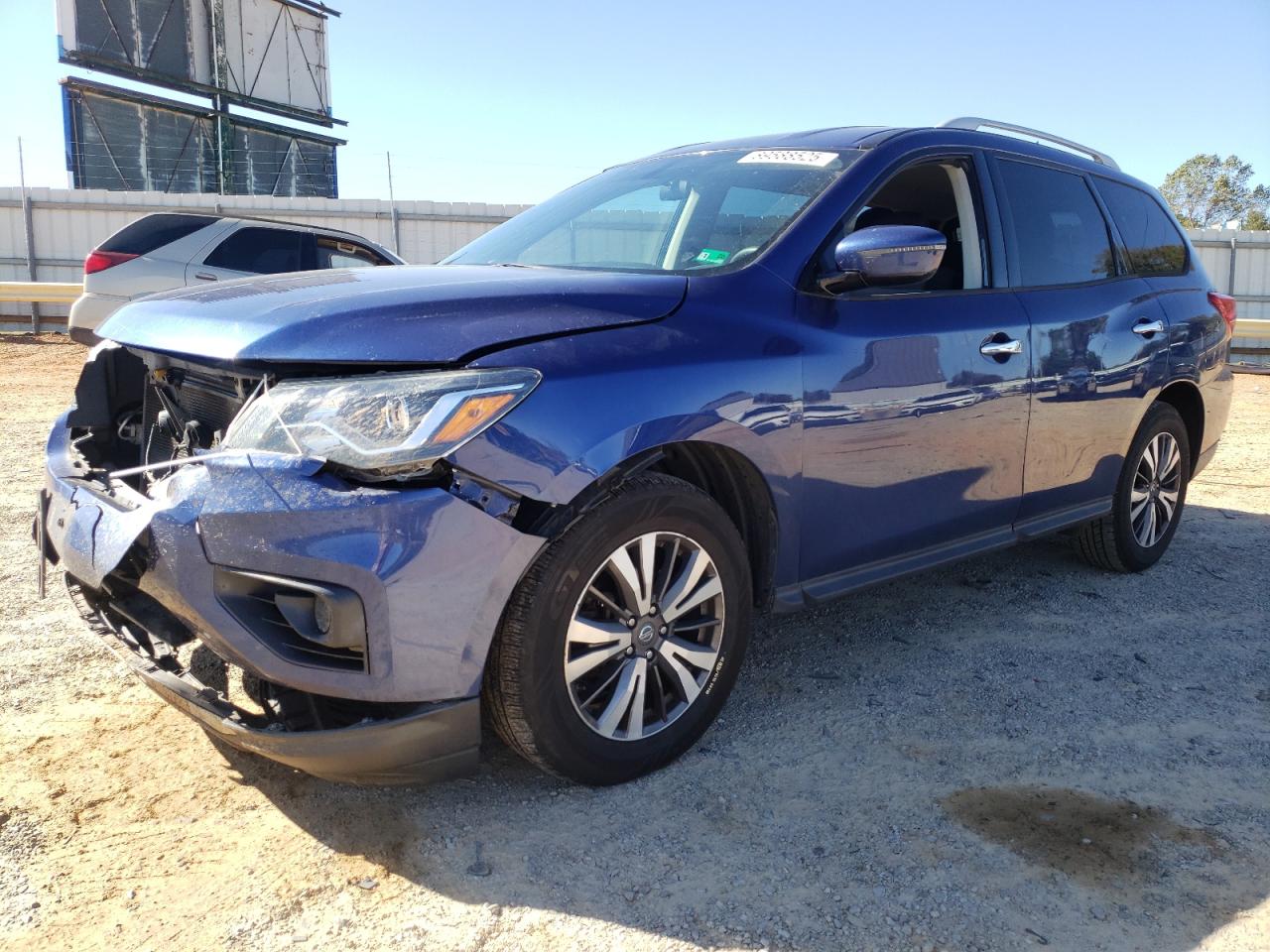 NISSAN PATHFINDER 2017