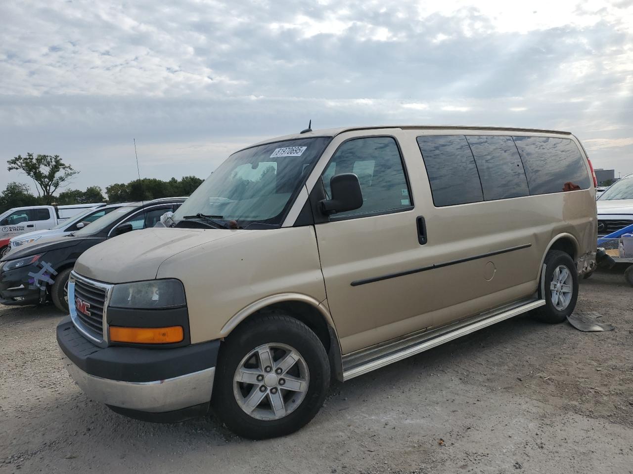 GMC SAVANA G1500 LS 2011