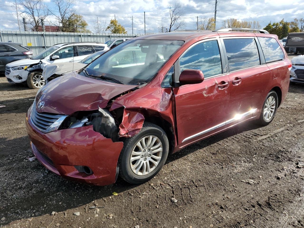 TOYOTA SIENNA XLE 2012