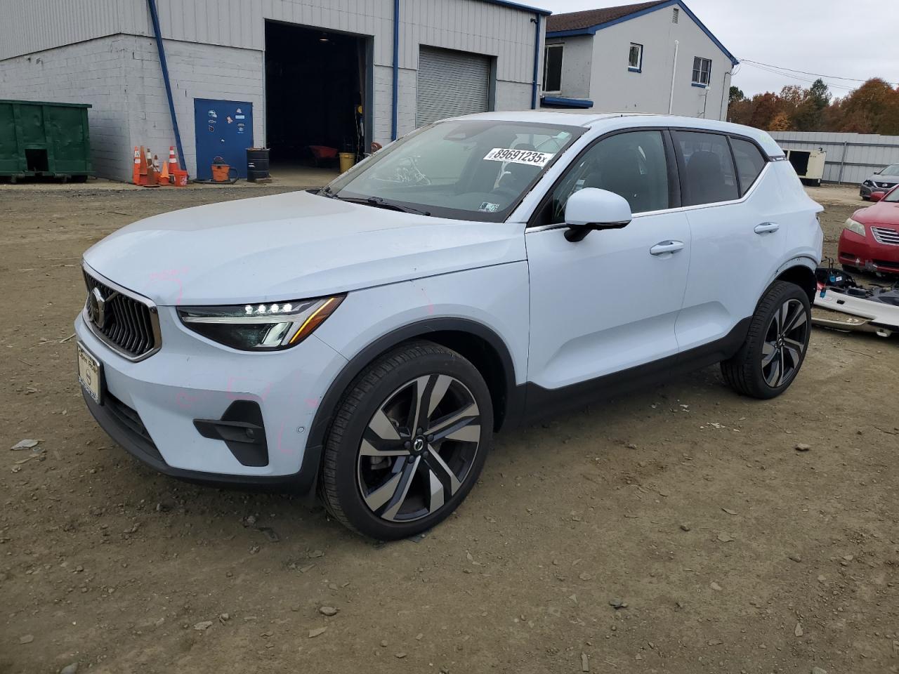 VOLVO XC40 2024