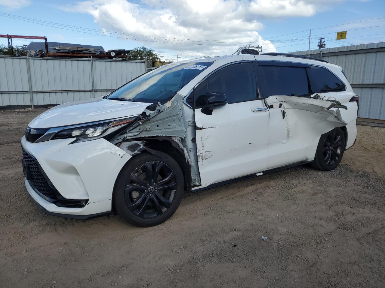 TOYOTA SIENNA XSE 2022