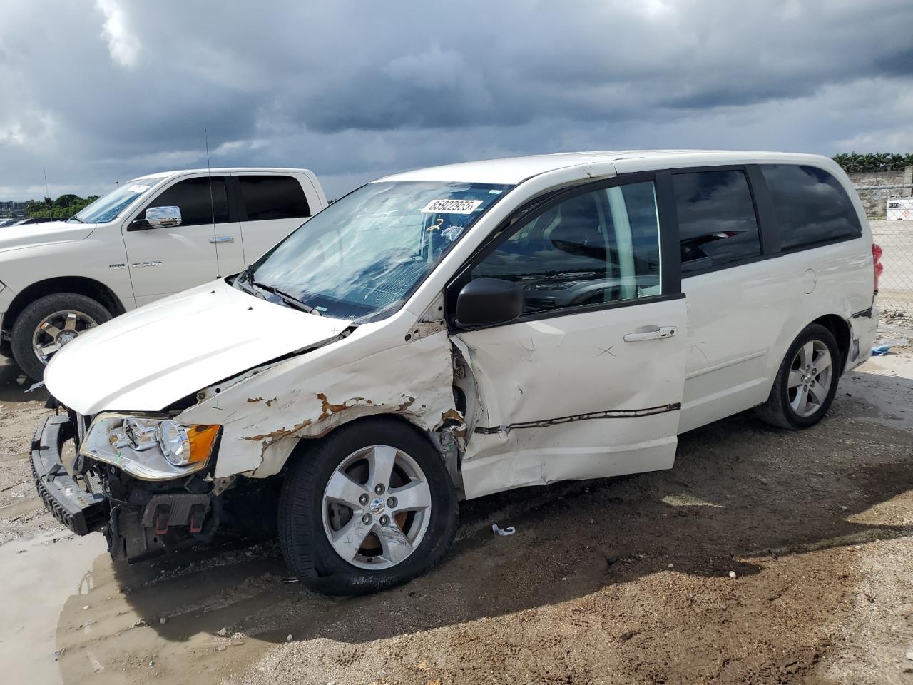 DODGE GRAND CARAVAN SE 2013