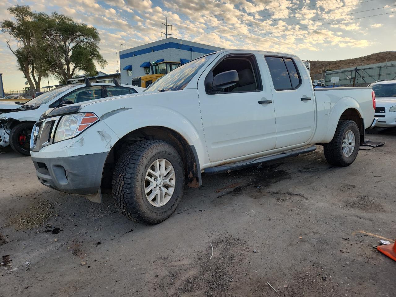 NISSAN FRONTIER 2017