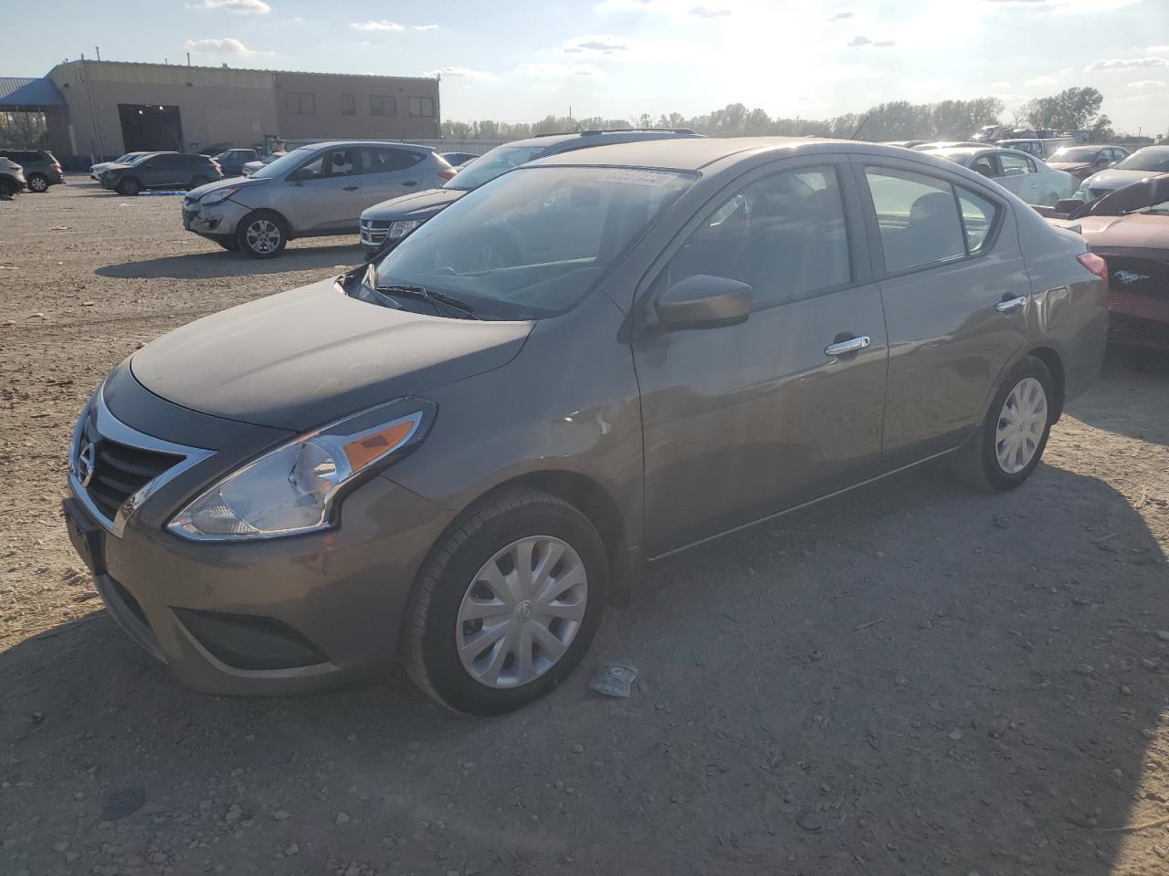 NISSAN VERSA 2017