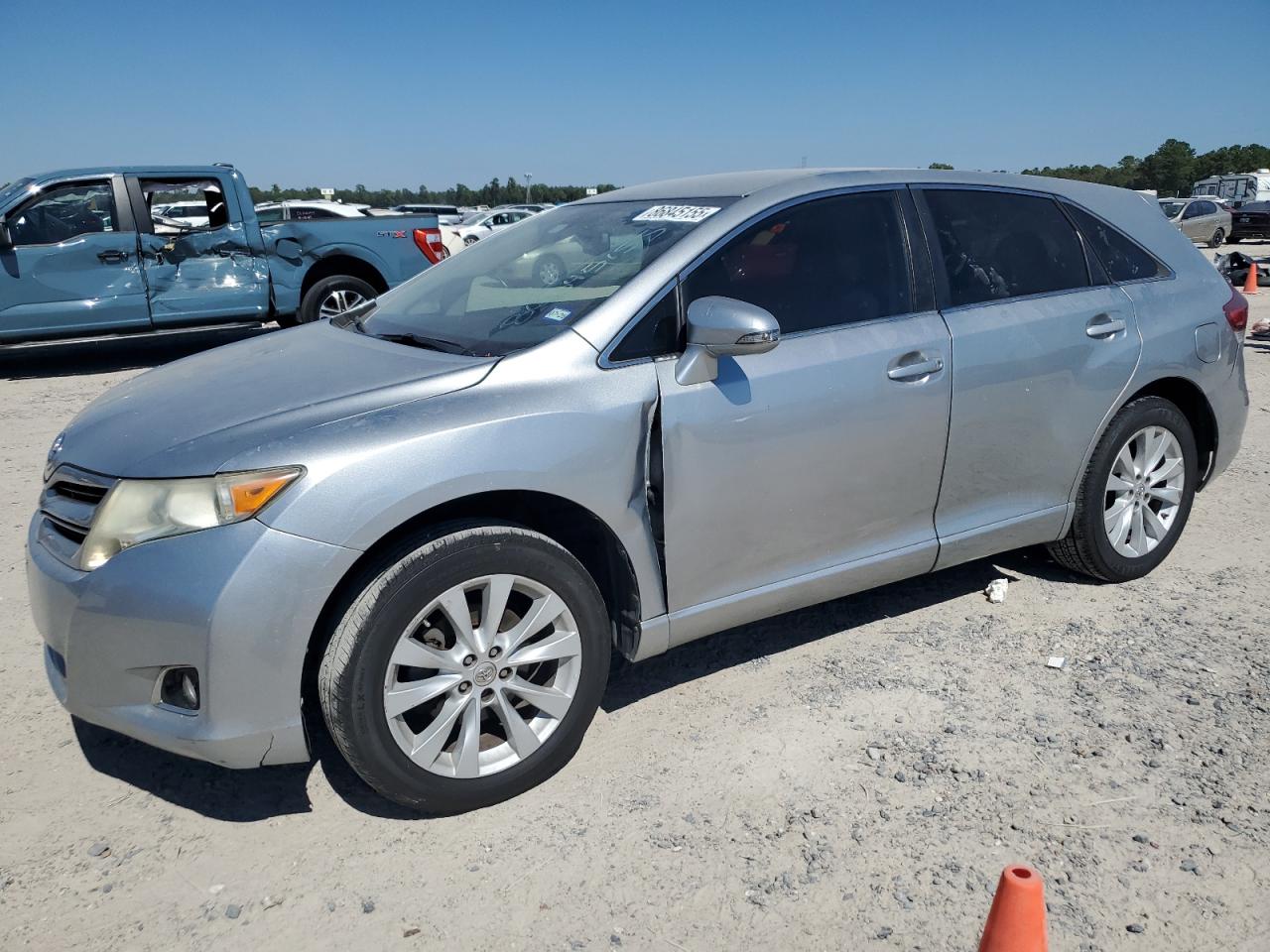 TOYOTA VENZA LE 2015