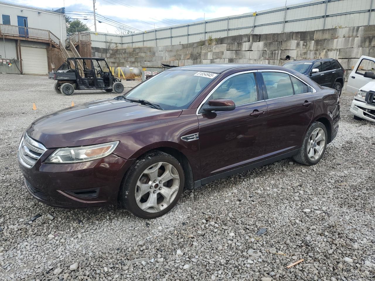 FORD TAURUS SEL 2010