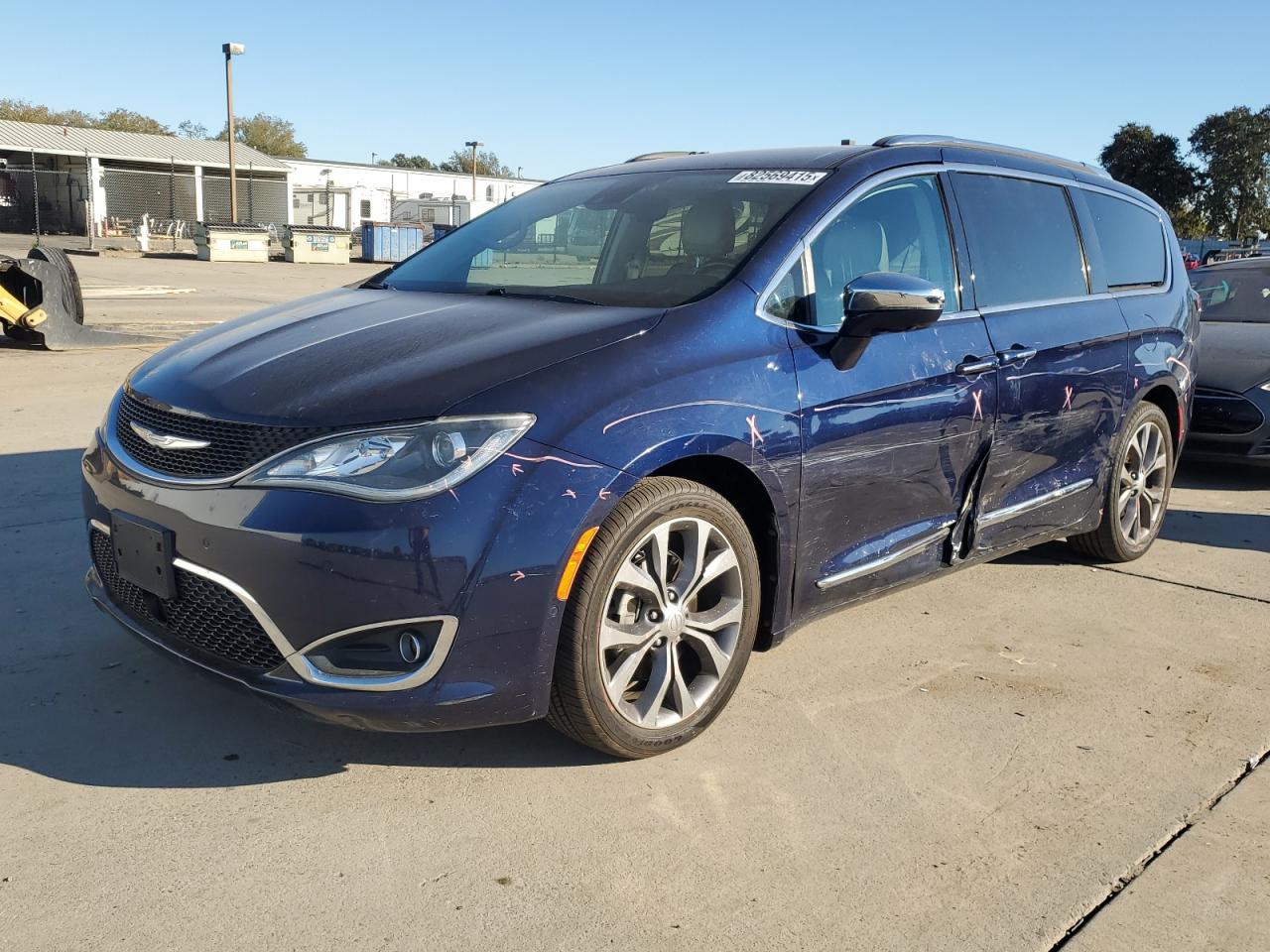 CHRYSLER PACIFICA LIMITED 2017