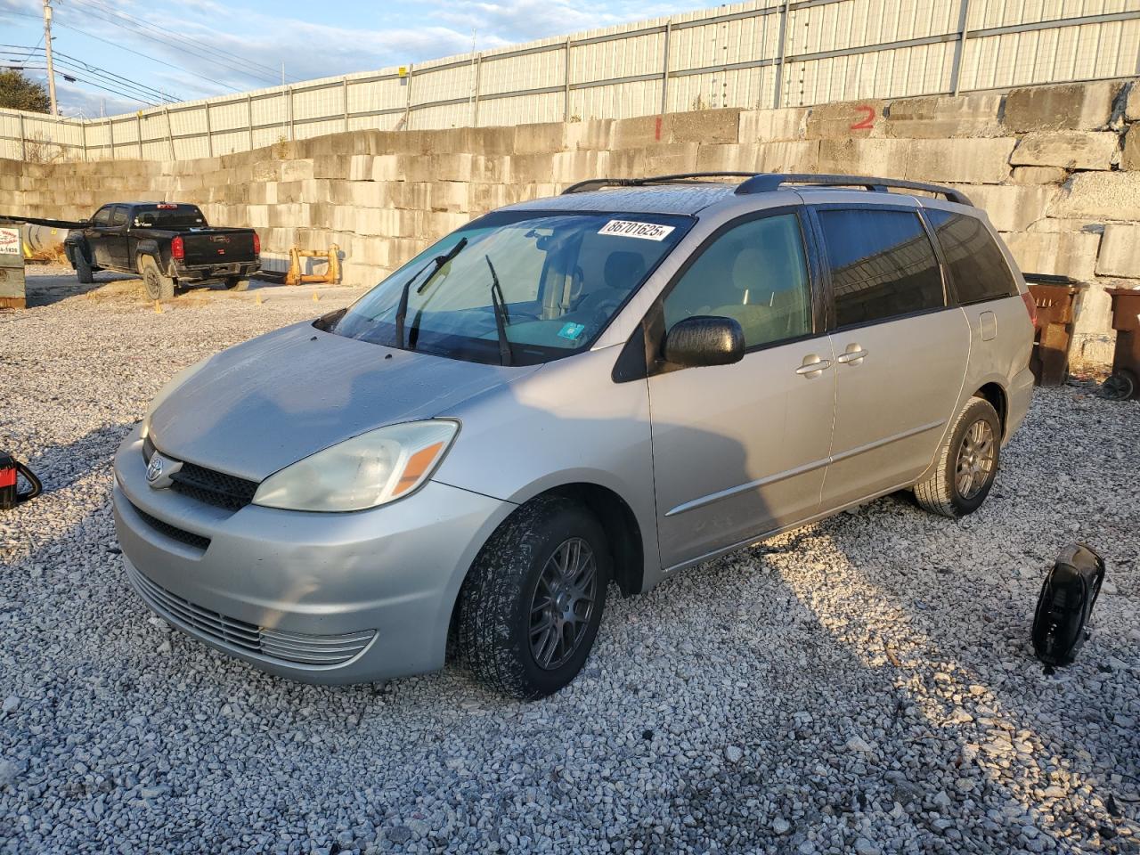 TOYOTA SIENNA CE 2005