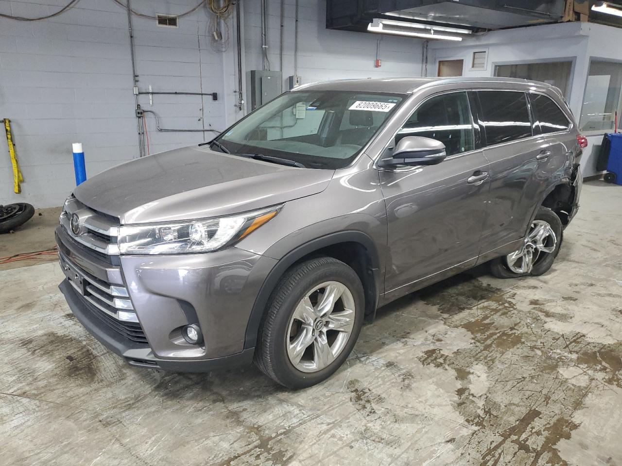 TOYOTA HIGHLANDER 2019