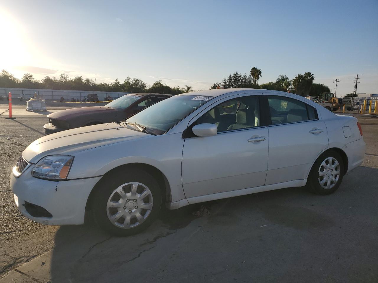 MITSUBISHI GALANT ES 2011