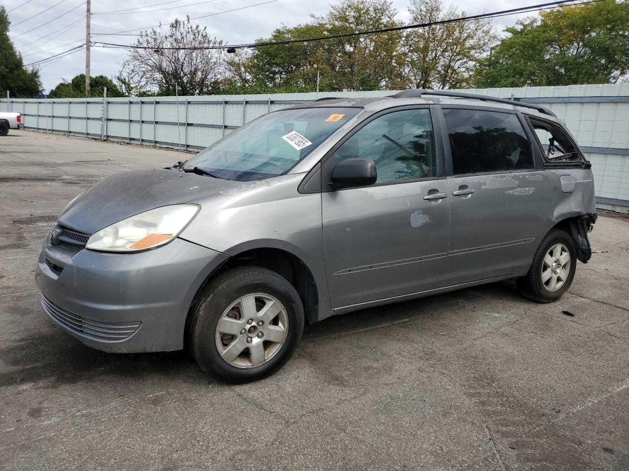 TOYOTA SIENNA CE 2004
