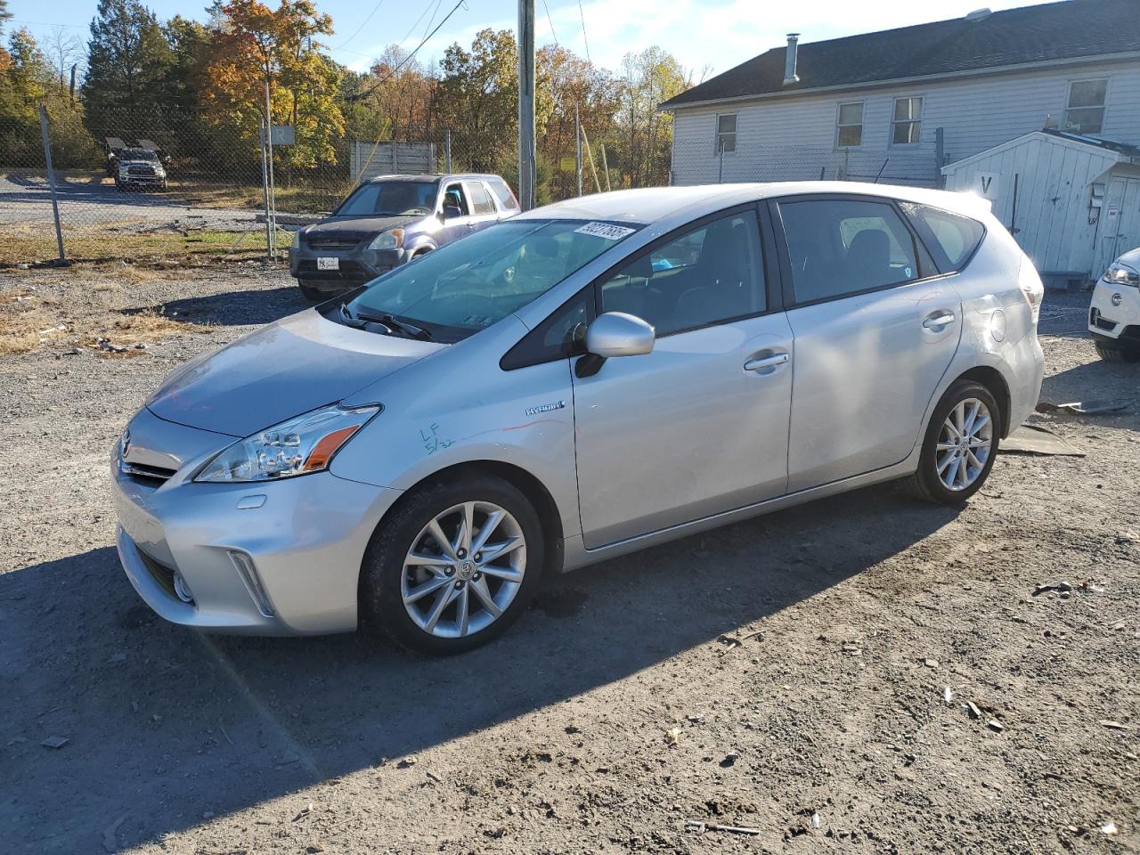 TOYOTA PRIUS V 2014