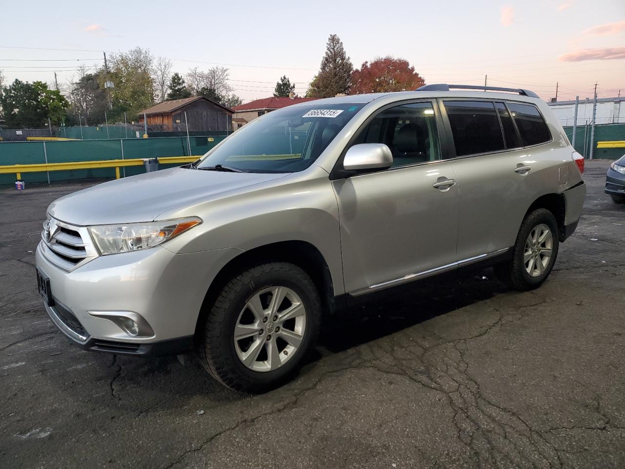 TOYOTA HIGHLANDER 2011