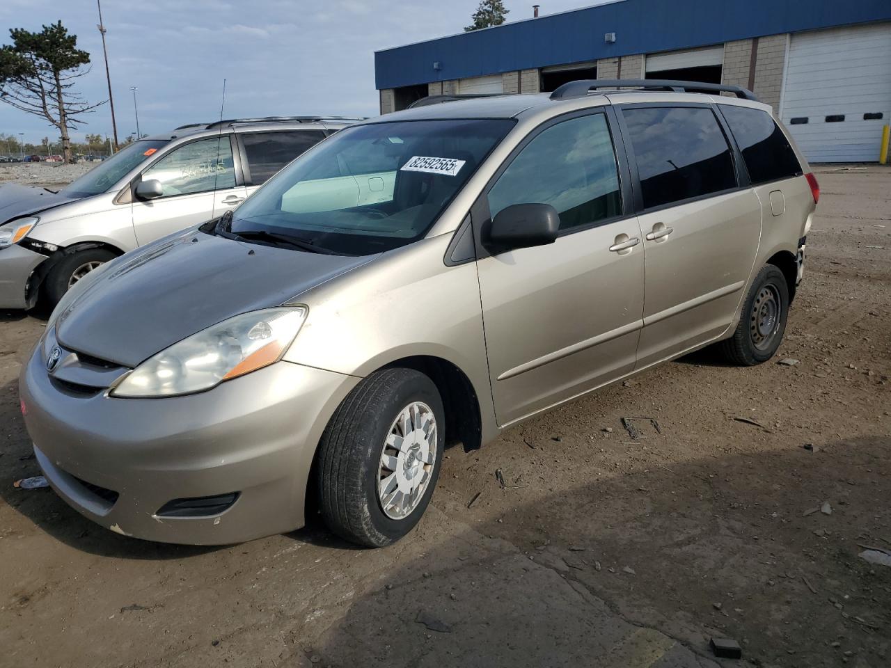 TOYOTA SIENNA CE 2009