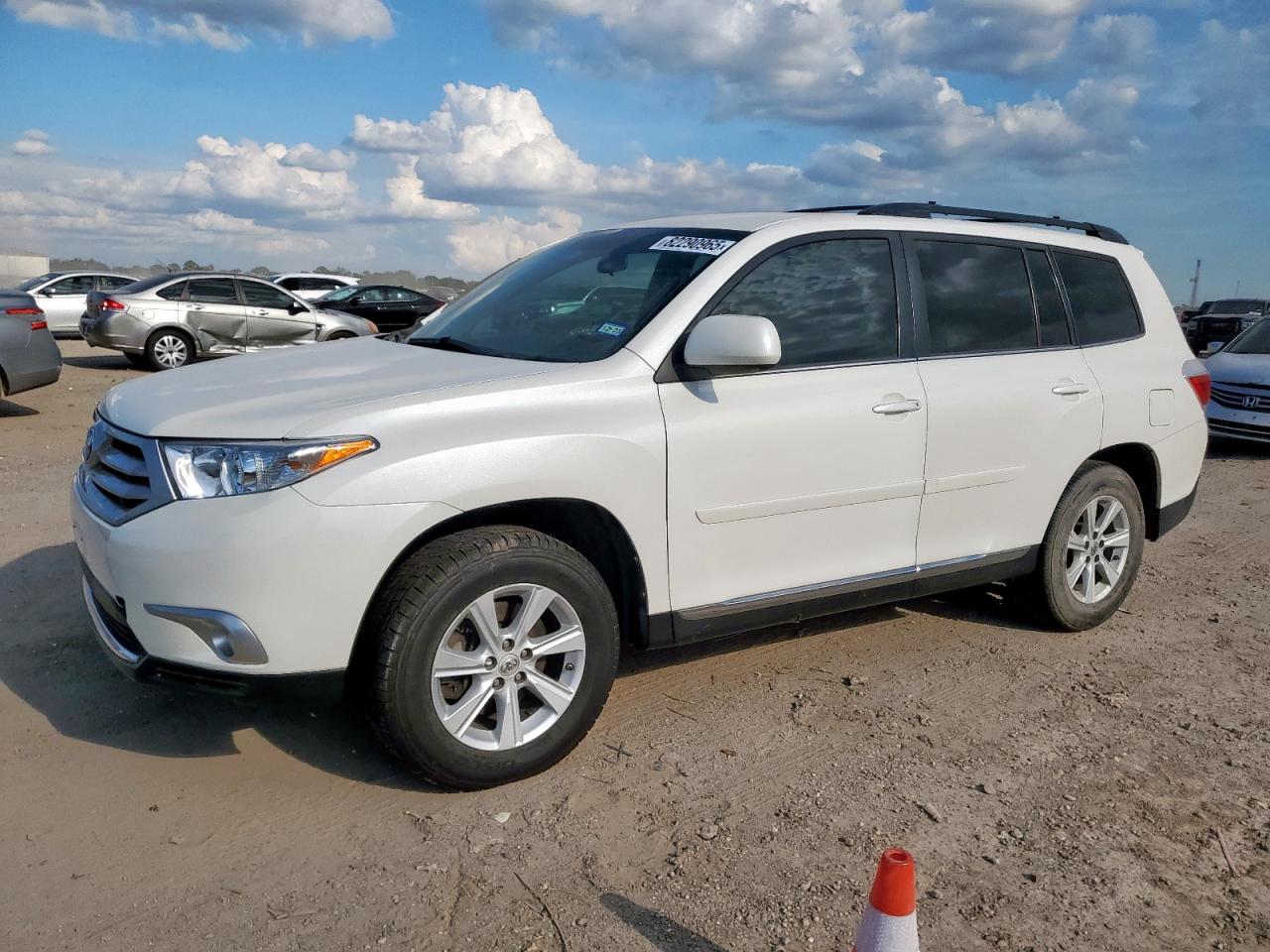 TOYOTA HIGHLANDER 2013