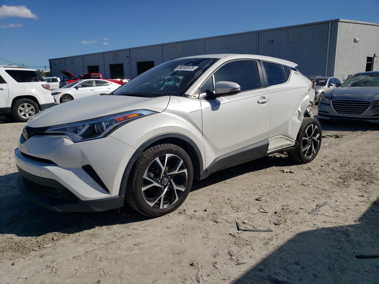 TOYOTA C-HR XLE 2019