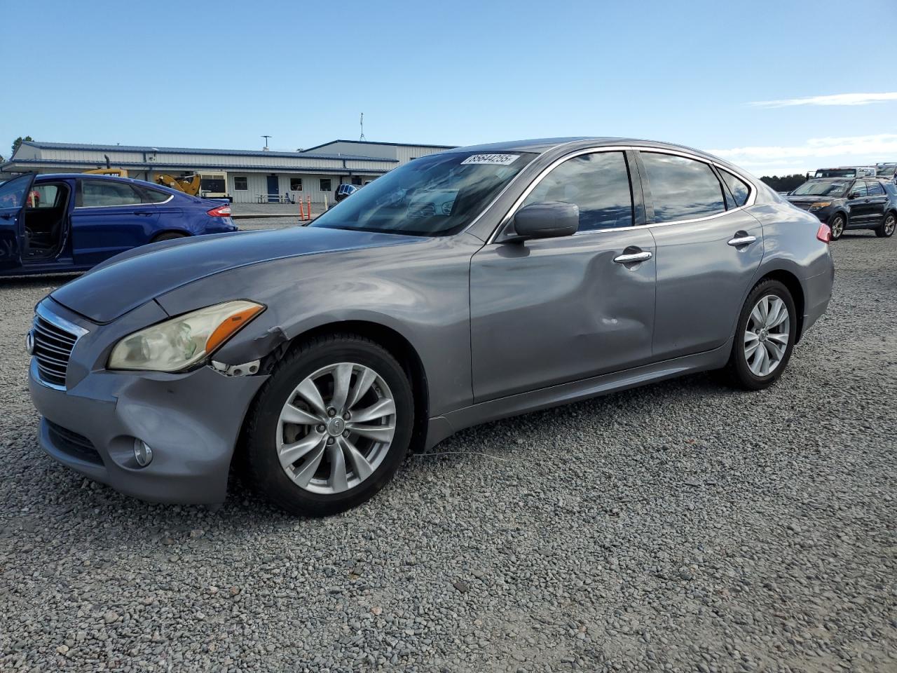 INFINITI M37 2011