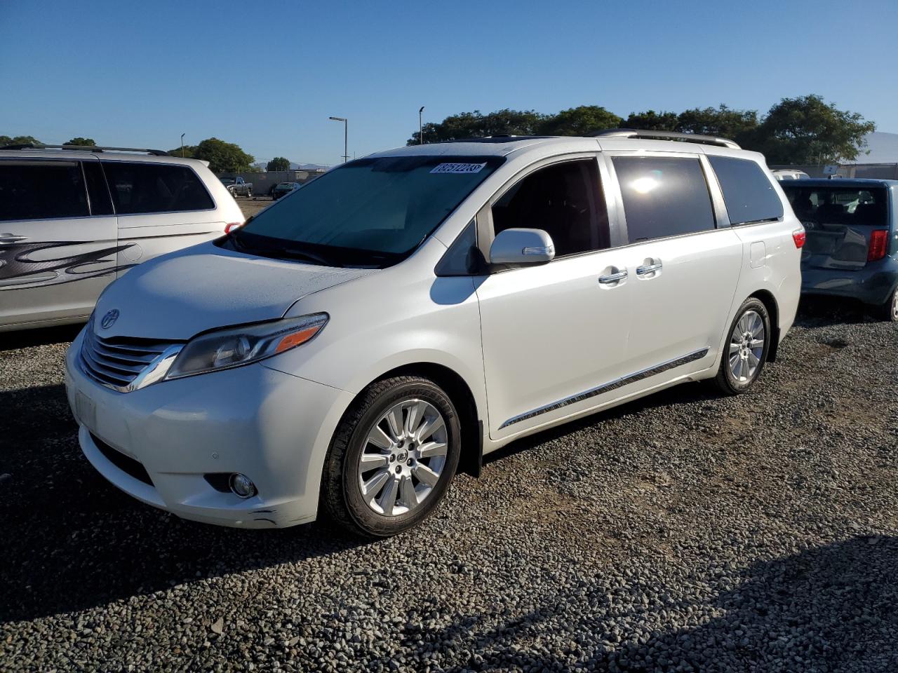 TOYOTA SIENNA XLE 2015