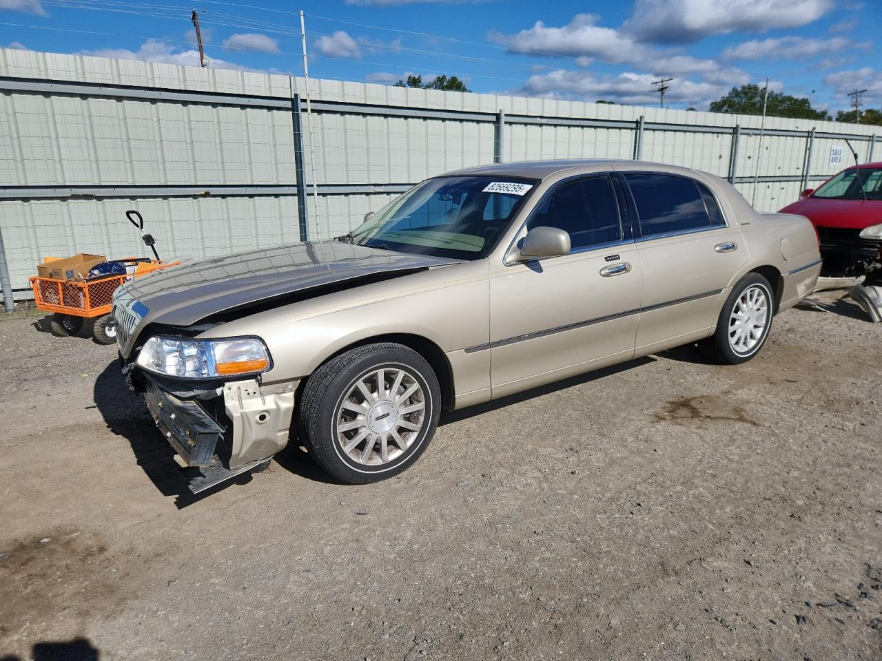LINCOLN TOWN CAR S 2006