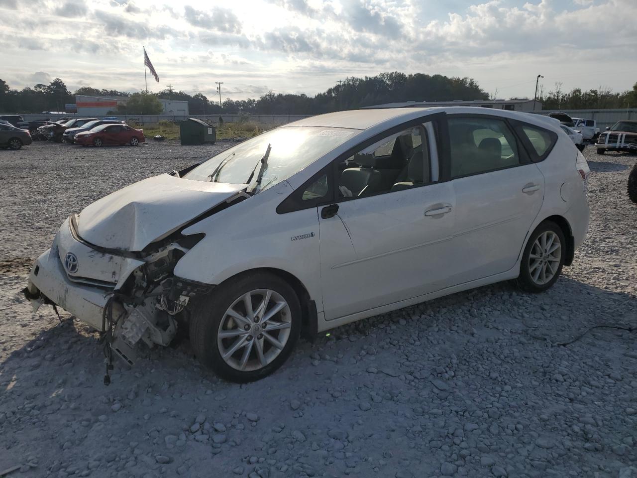 TOYOTA PRIUS V 2013
