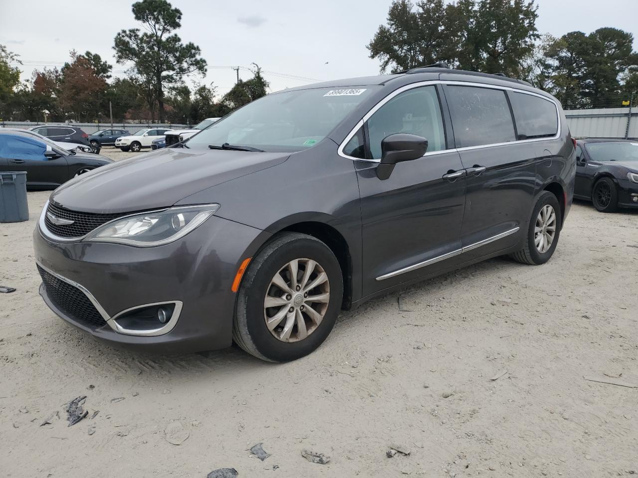 CHRYSLER PACIFICA 2017