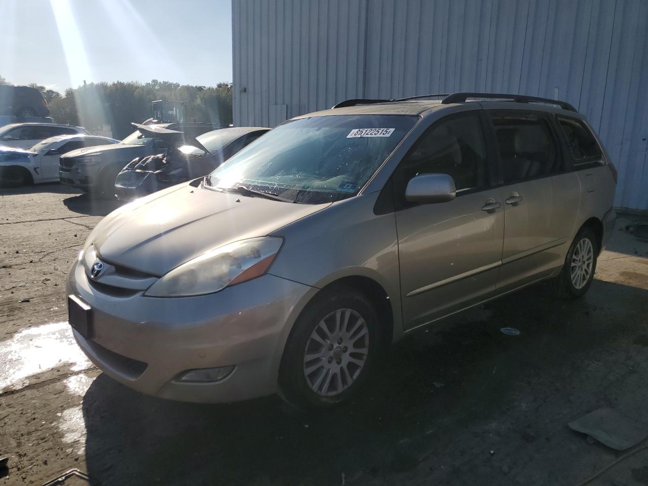 TOYOTA SIENNA XLE 2010
