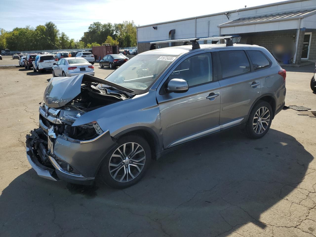 MITSUBISHI OUTLANDER 2016